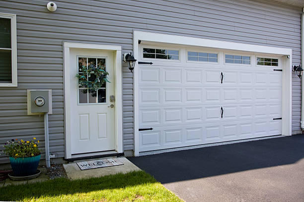 24/7 Emergency Garage Door Panel Replacement experts in Worthington, OH